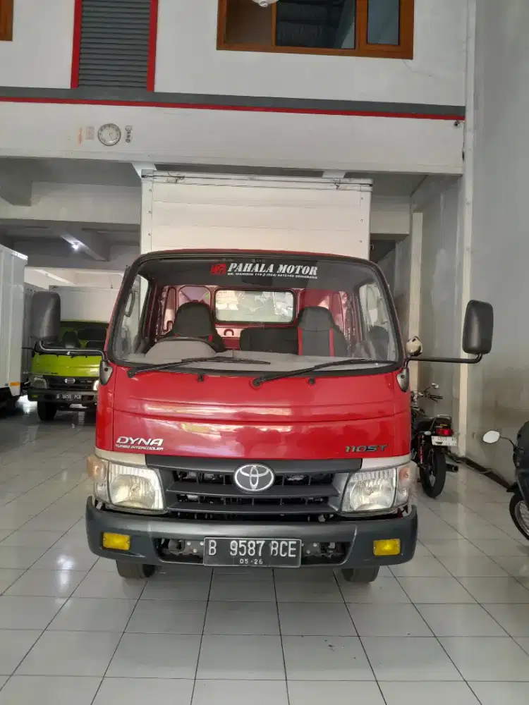 Toyota Dyna 4 Ban