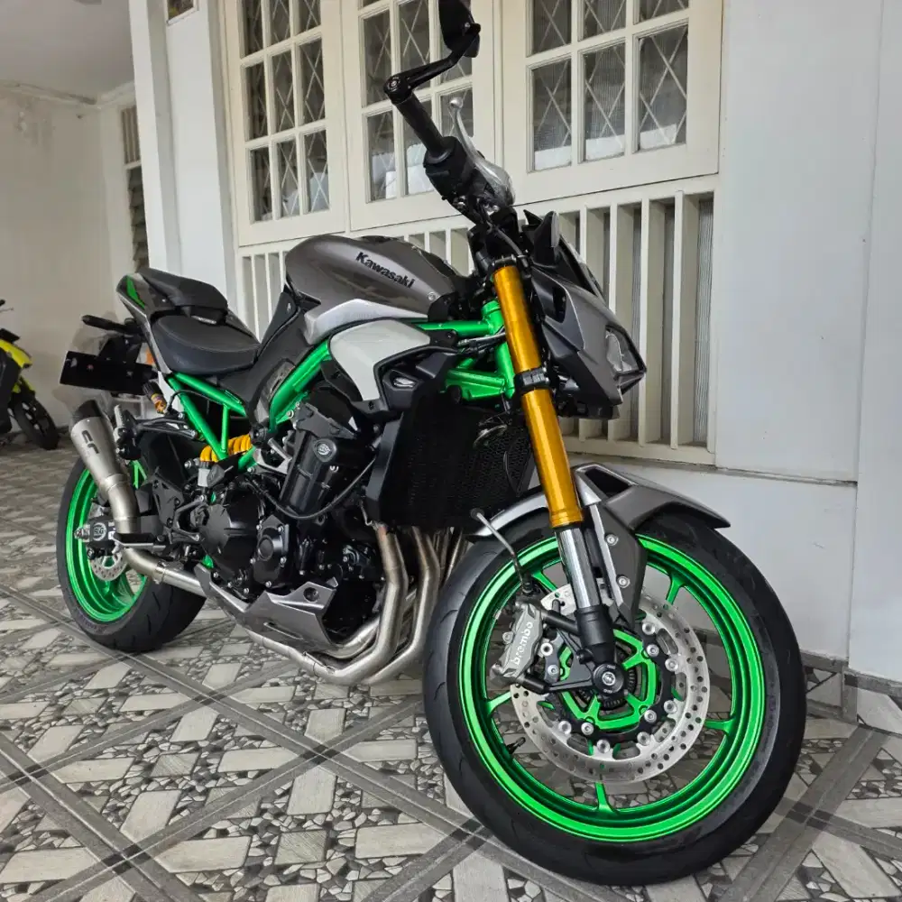Kawasaki Z900 SE 2025