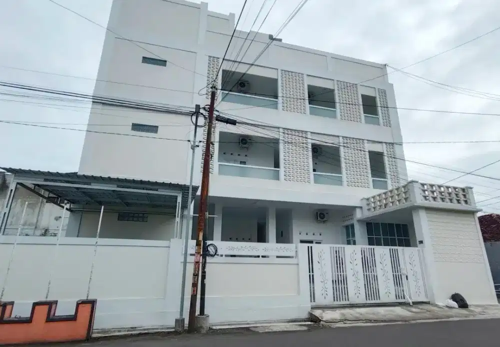 KOST EKSKLUSIF SELANGKAH KE KAMPUS UGM FULL PENGHUNI FULL FURNISHED