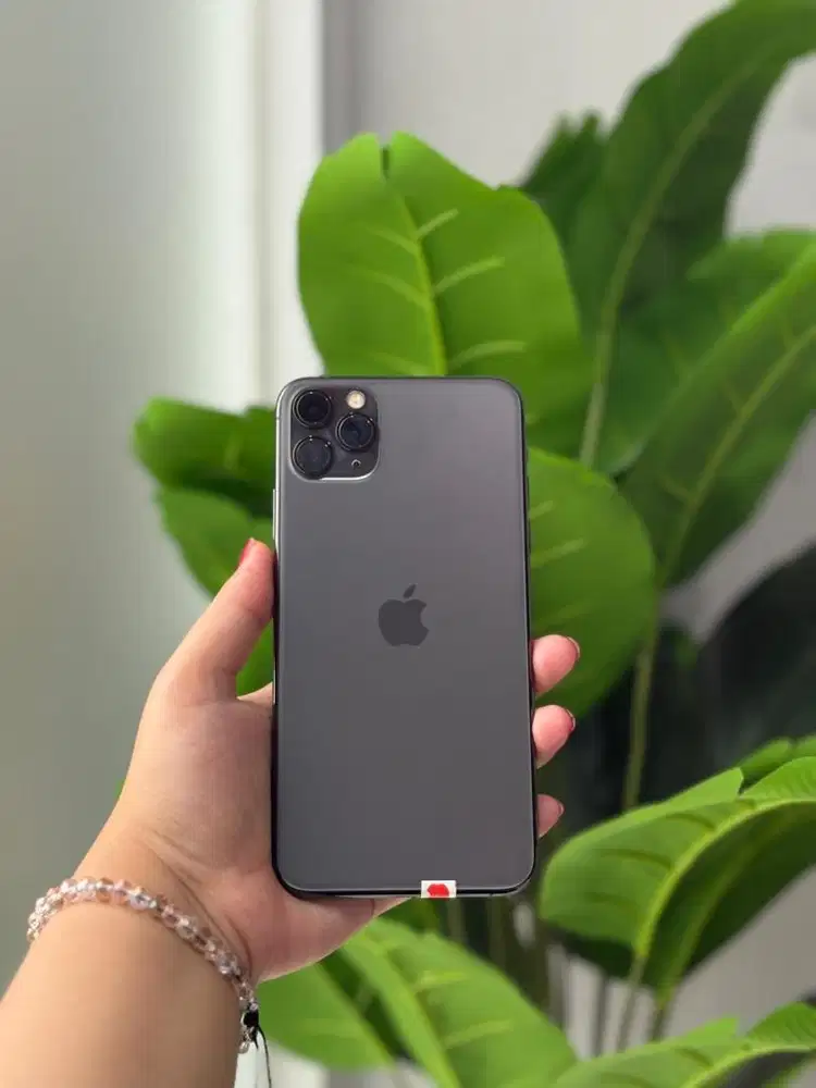 iPhone 11 Pro Max 64gb ex iBox green & gray