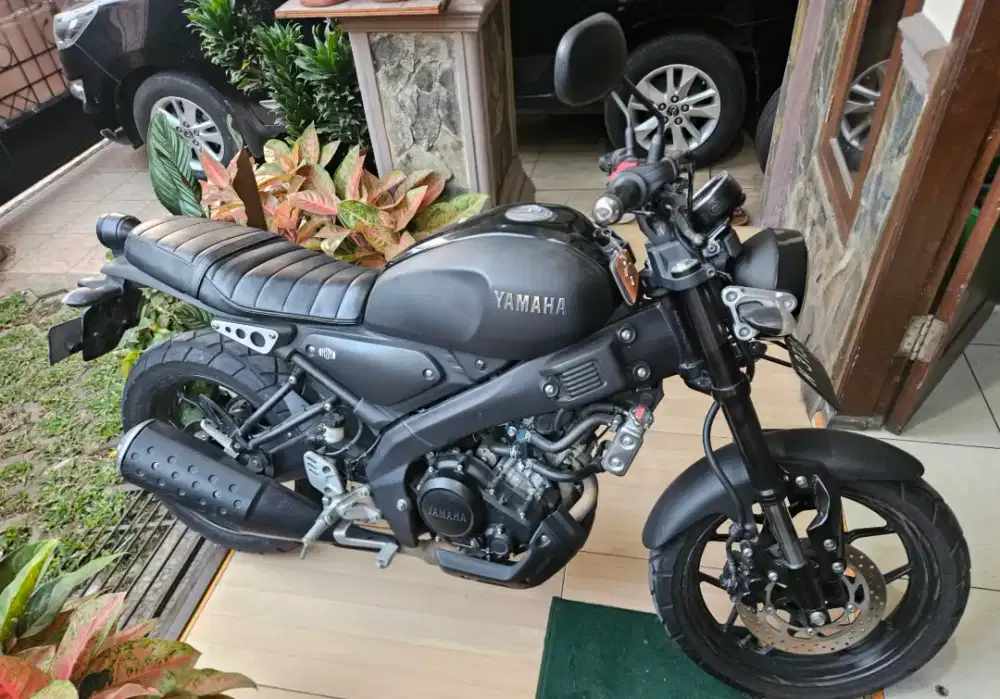 XSR HITAM/BLACK 2021