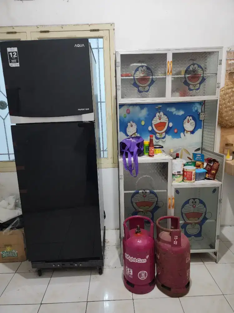 Lemari Dapur Gambar Doraemon