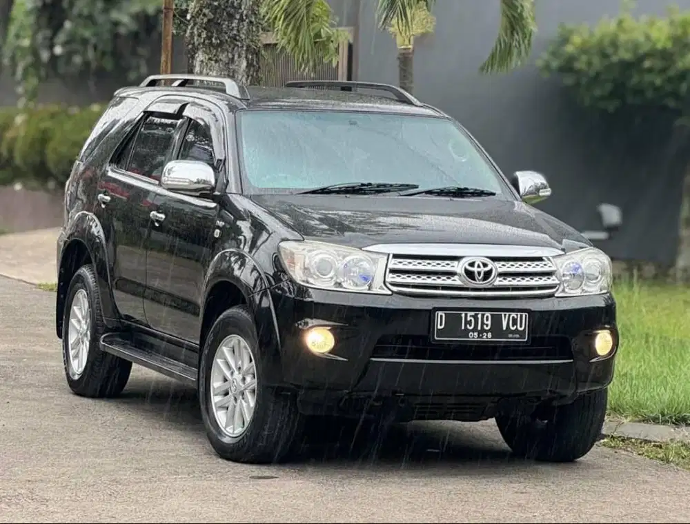 LowKM 110rb Toyota FORTUNER G 2.5 AT 2011 DIESEL ISTIMEWA BANDUNG