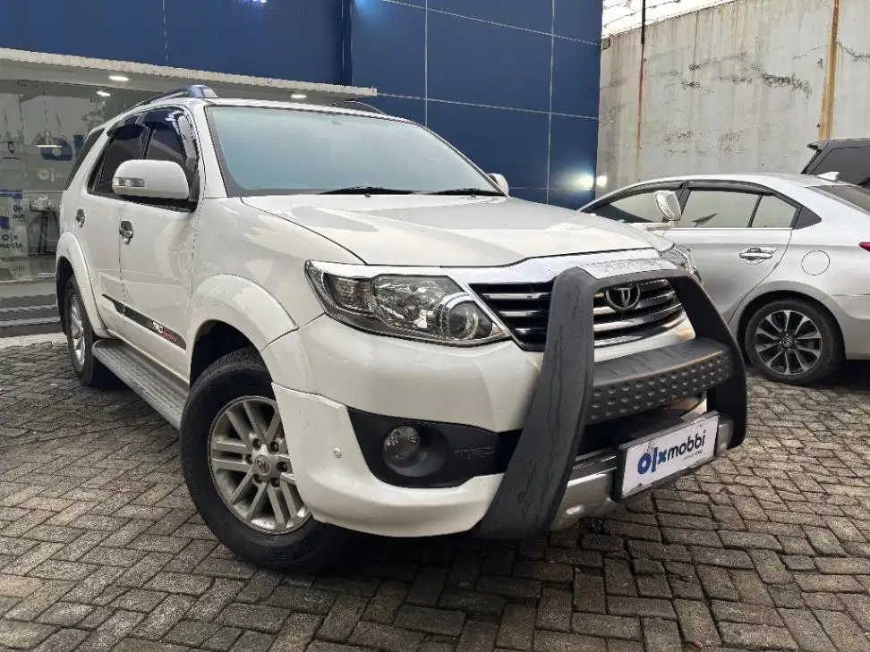 DP MURAH Toyota Fortuner 2.7 G TRD Bensin-AT 2013 Putih CTLRB