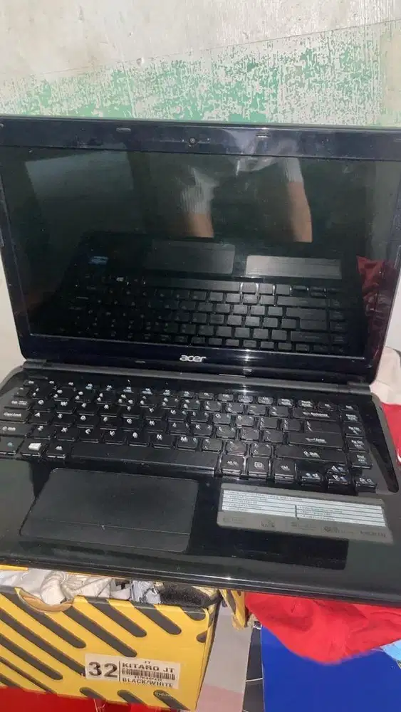 Laptop Acer Aspire E1-470
