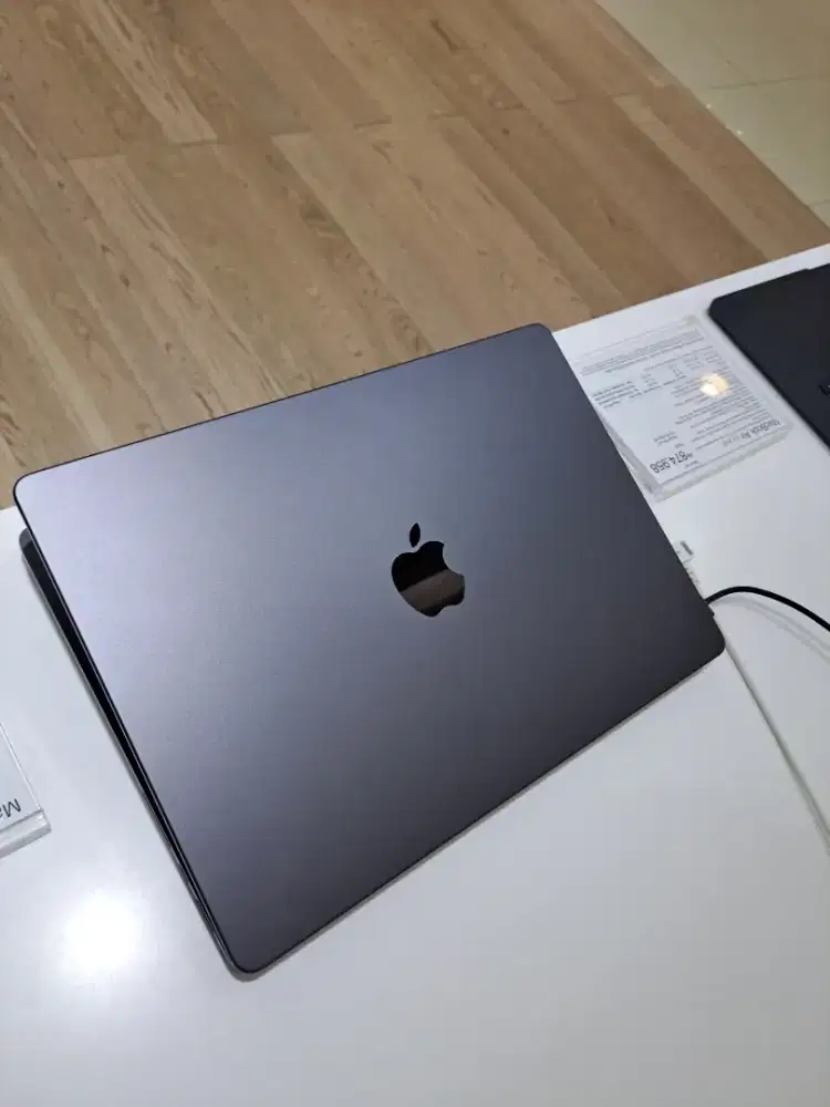 MacBook Pro 14inci M5