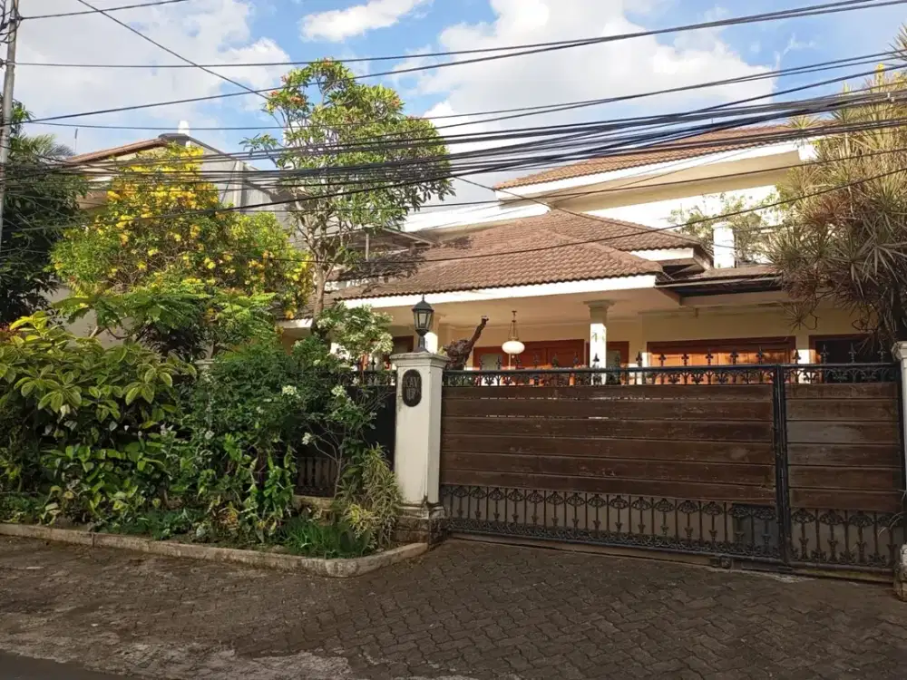 Dijual Rumah Lokasi Premium & Asri Di Cipete Dekat Stasiun MRT Fatmawati