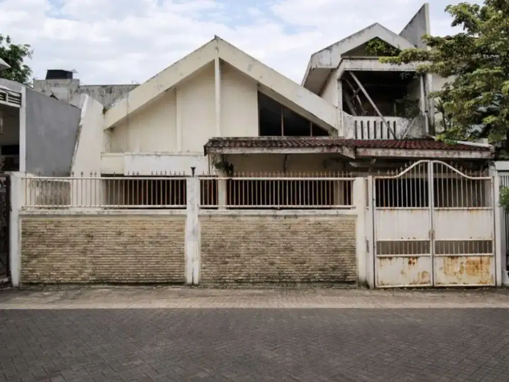 Rumah Manyar Kertoadi STRATEGIS