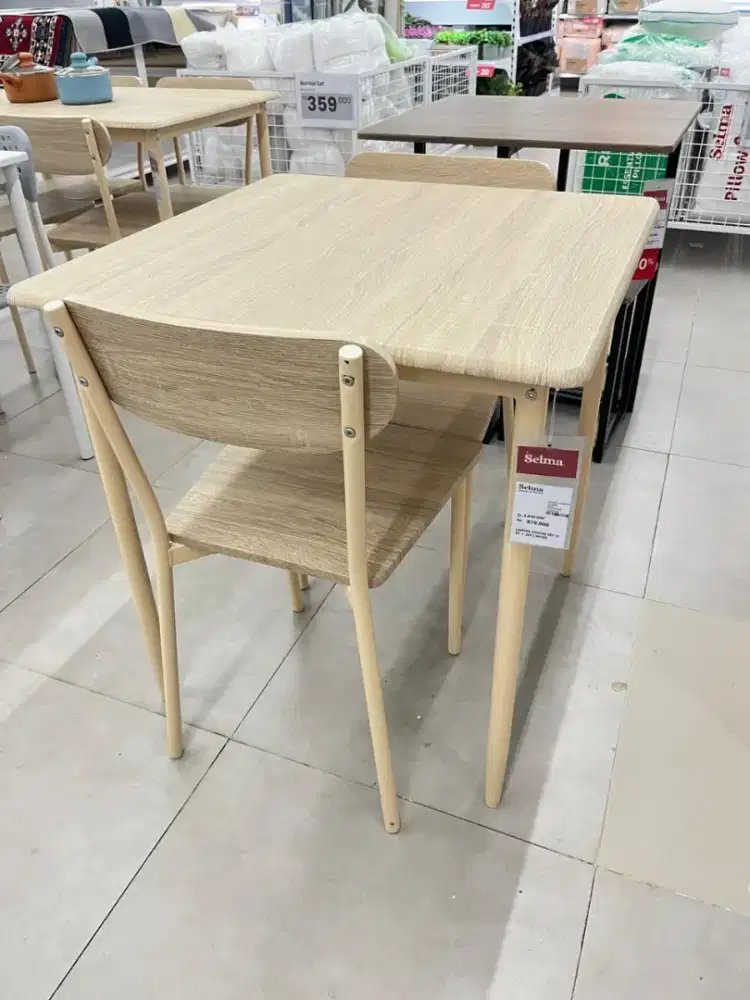 Meja makan 2 dudukan