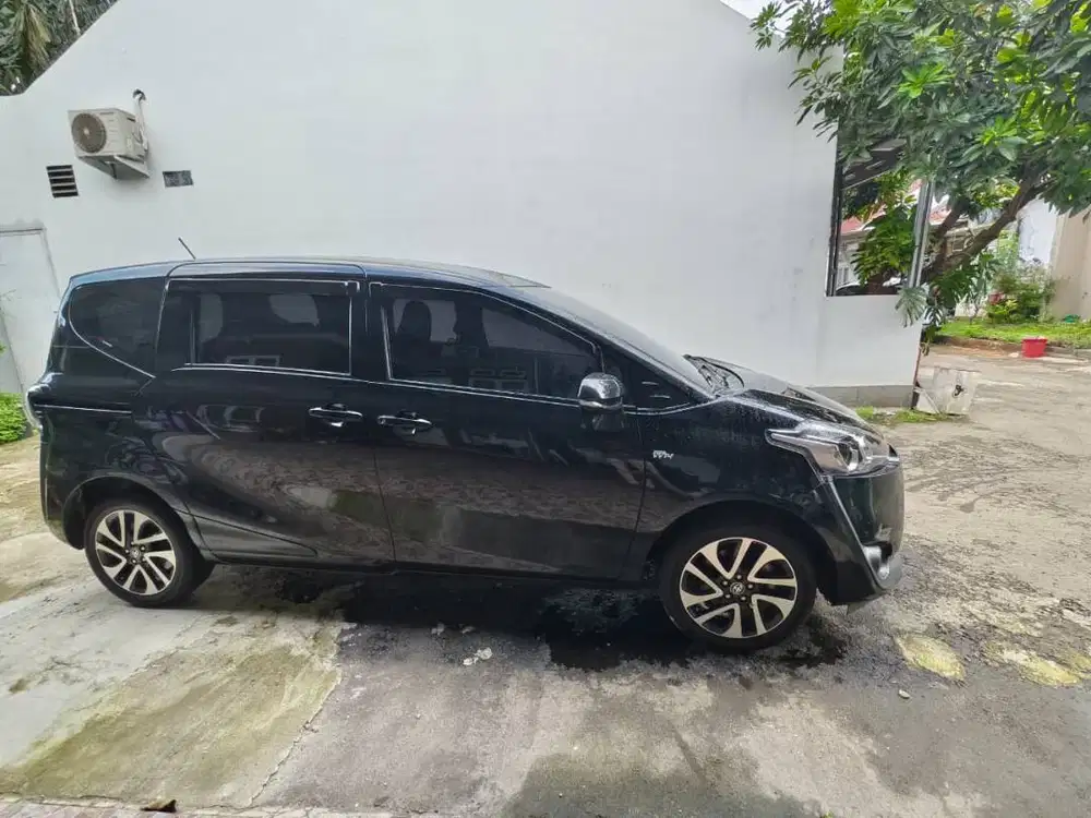 Dijual Toyota Sienta KM Rendah Plat Ganjil Jakarta Timur Masih Mulus