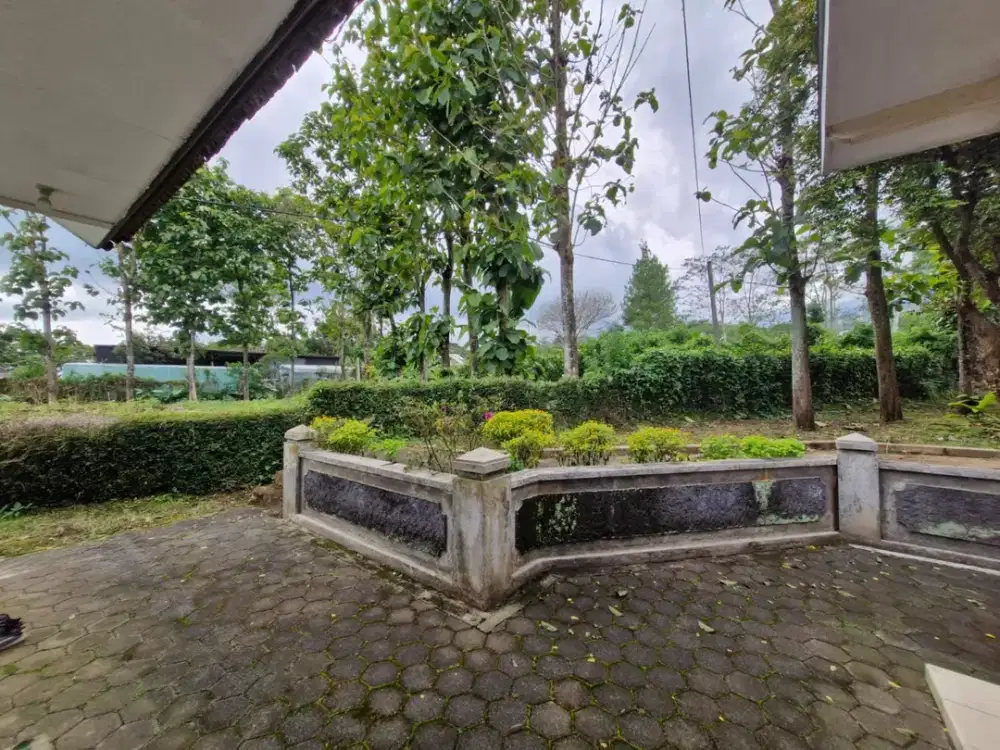 Villa Di Batu Malang Lokasi Sangat Strategis Kebun Luas