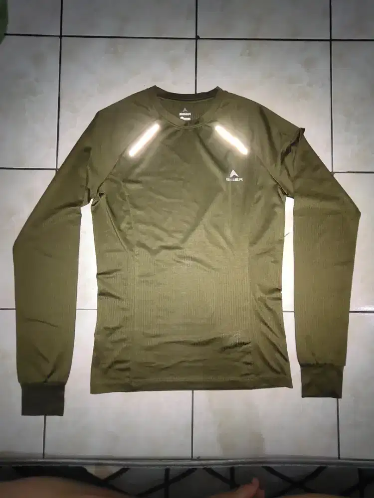 Preloved atasan olahraga (1x pakai)