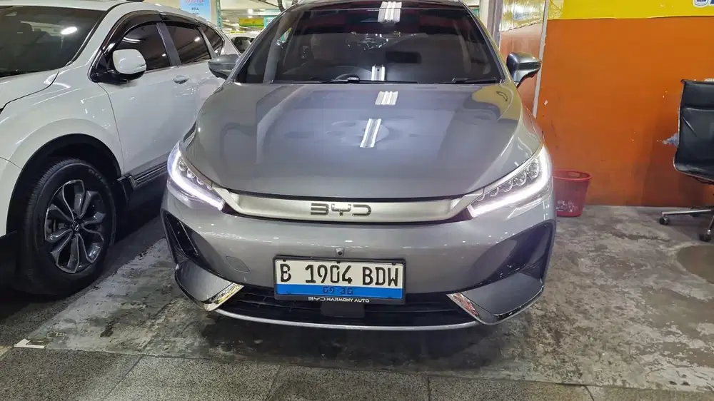 BYD M-8 4x2 EV AT 2025