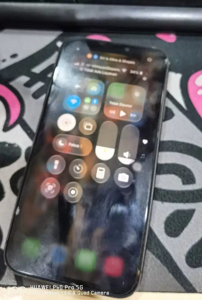 I phone 11 jual cepat dan semua barang masih lengkap