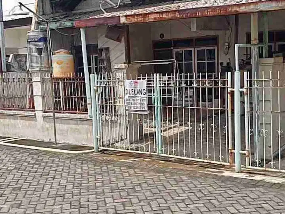 Dijual via lelang rumah babatan wiyung lokasi strategis dekat mall dan kampus