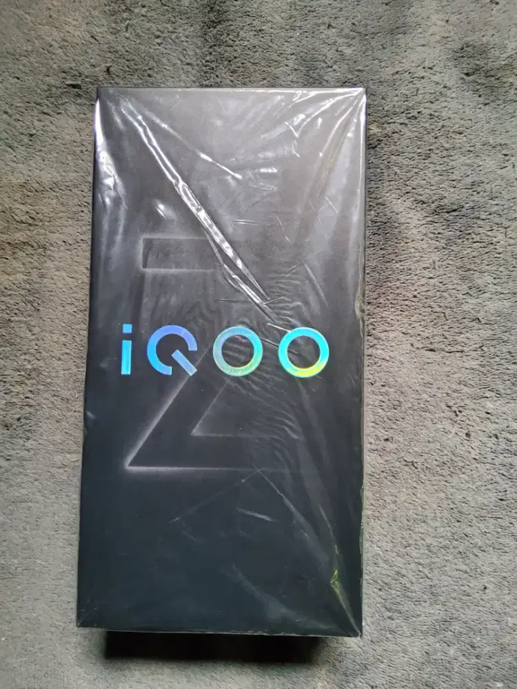 Iqoo z10 silver