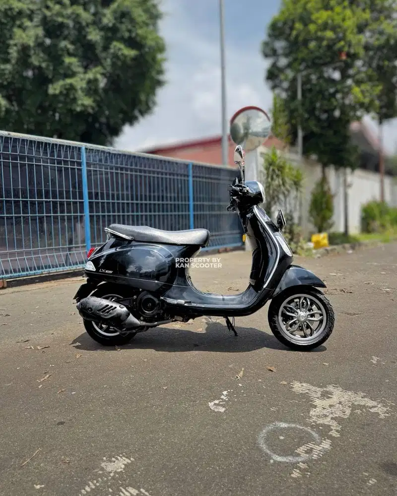 JUAL MURAH VESPA LX 125 IGET FACELIFT 2020 MULUS