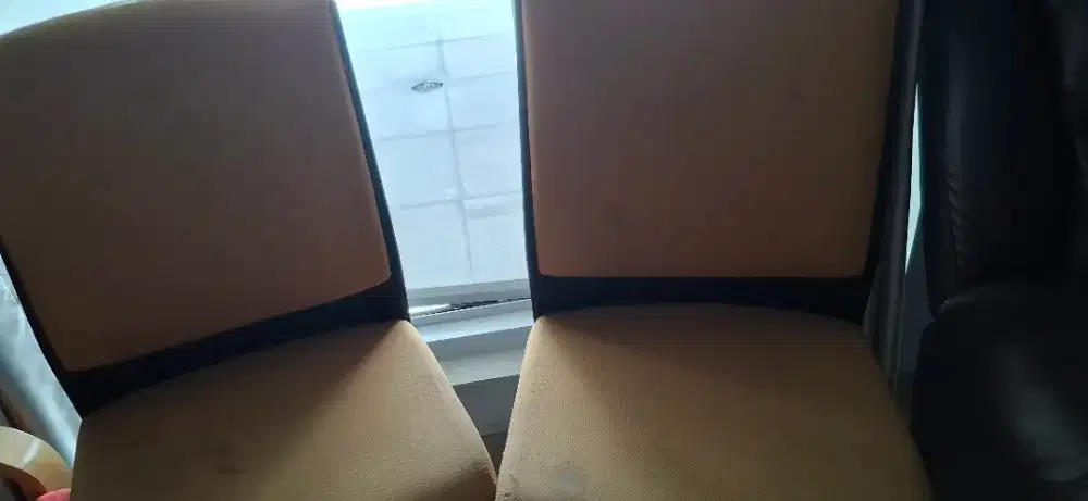 Kursi putar untuk kantor