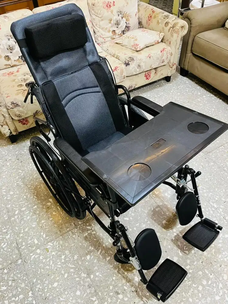 Kursi Roda bisa Rebah hidrolik