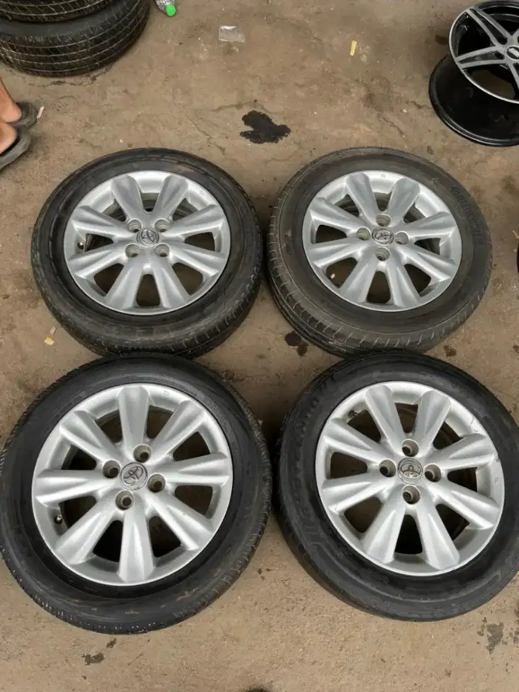 Velg original Toyota Yaris ring 15 pcd 4x100 ban 185/60 R15 4buah