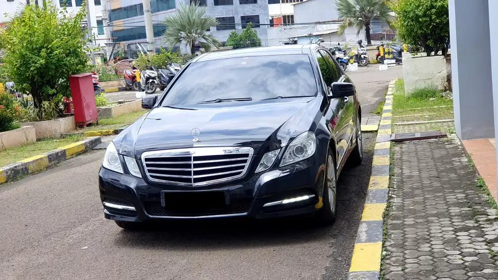 E300 2011 AVANTGARDE/AMG