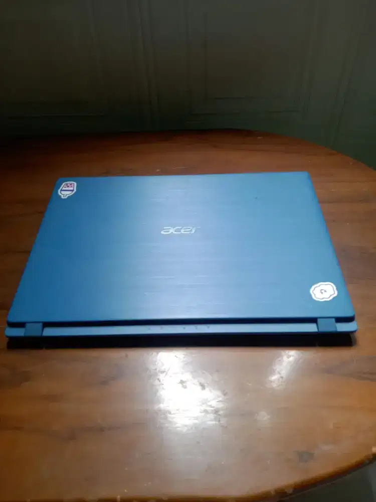 Laptop acer  pemilik tangan pertama