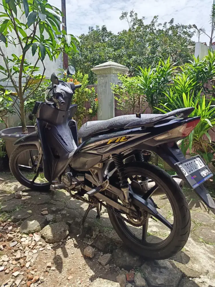 Motor Revo FI 2015 tangan pertama pajak on