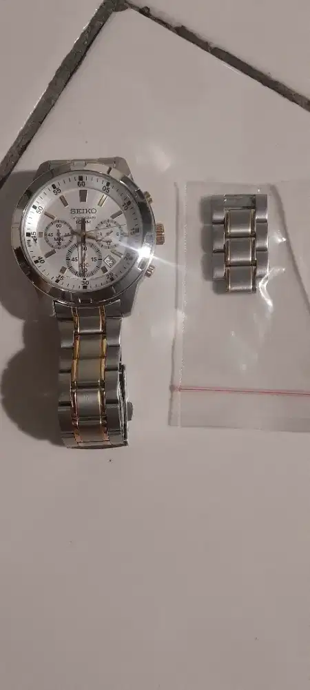 Jam tangan seiko