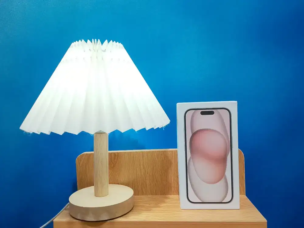 iPhone 15 Pink Segel Resmi