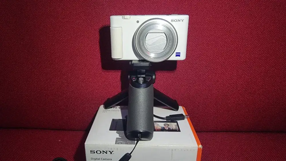 Sony ZV-1 + Sony Shooting Grip GP-VPT1