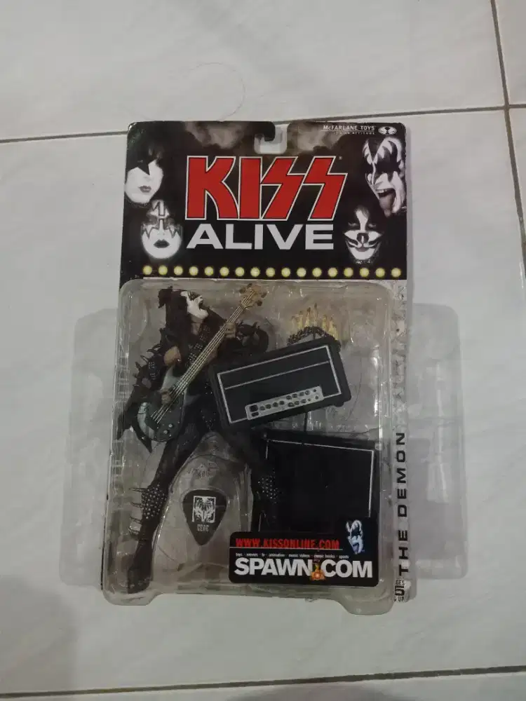 Kiss gene Simons live