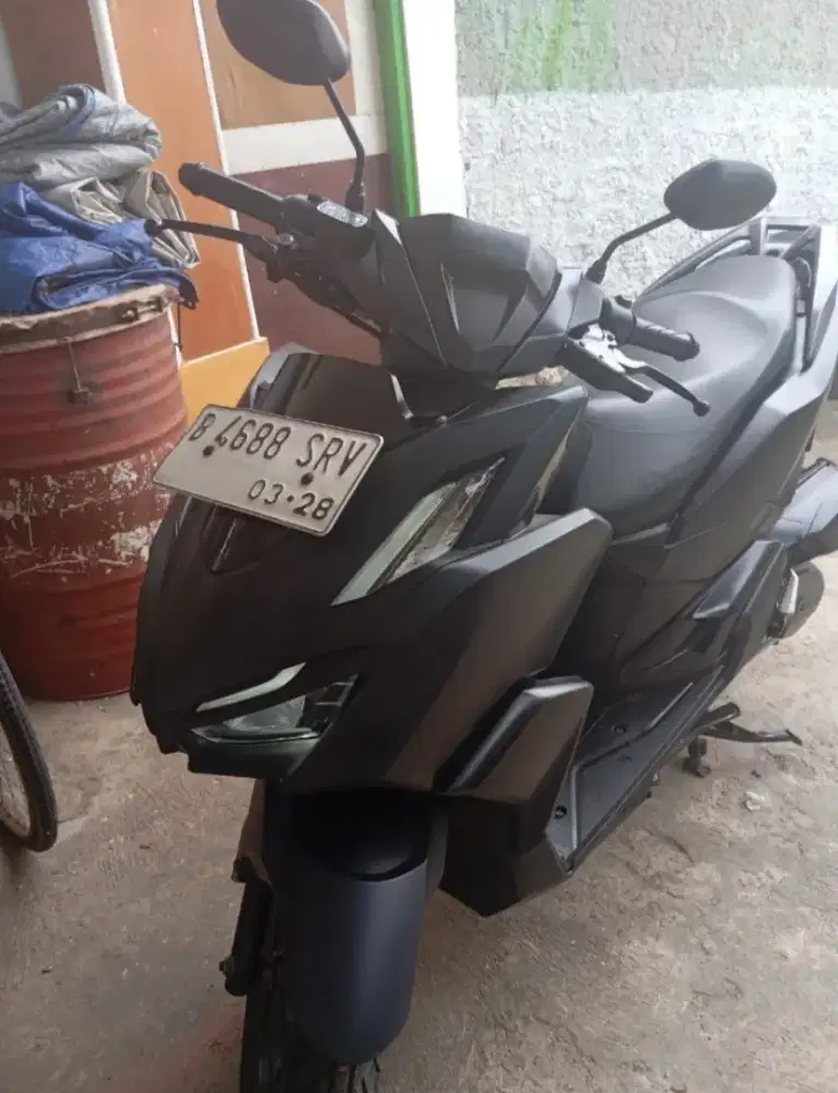 Motor vairo 160 cc hitam