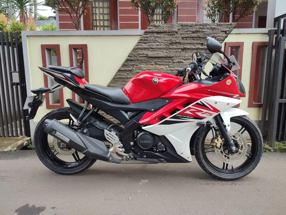 YAMAHA R15 V2 TAHUN 2015 CAKEP MURMER