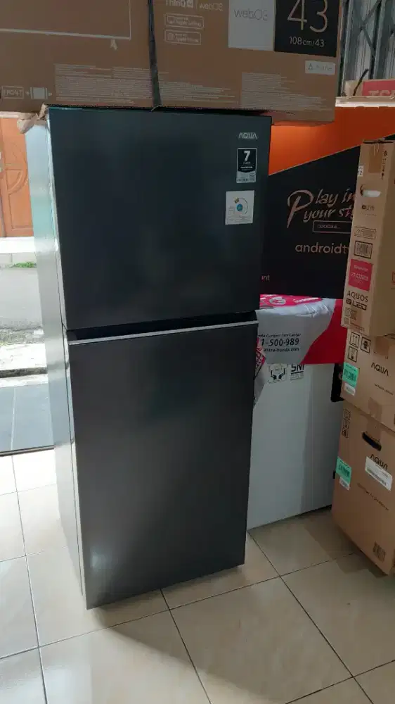 Kulkas aqua 2pintu like new