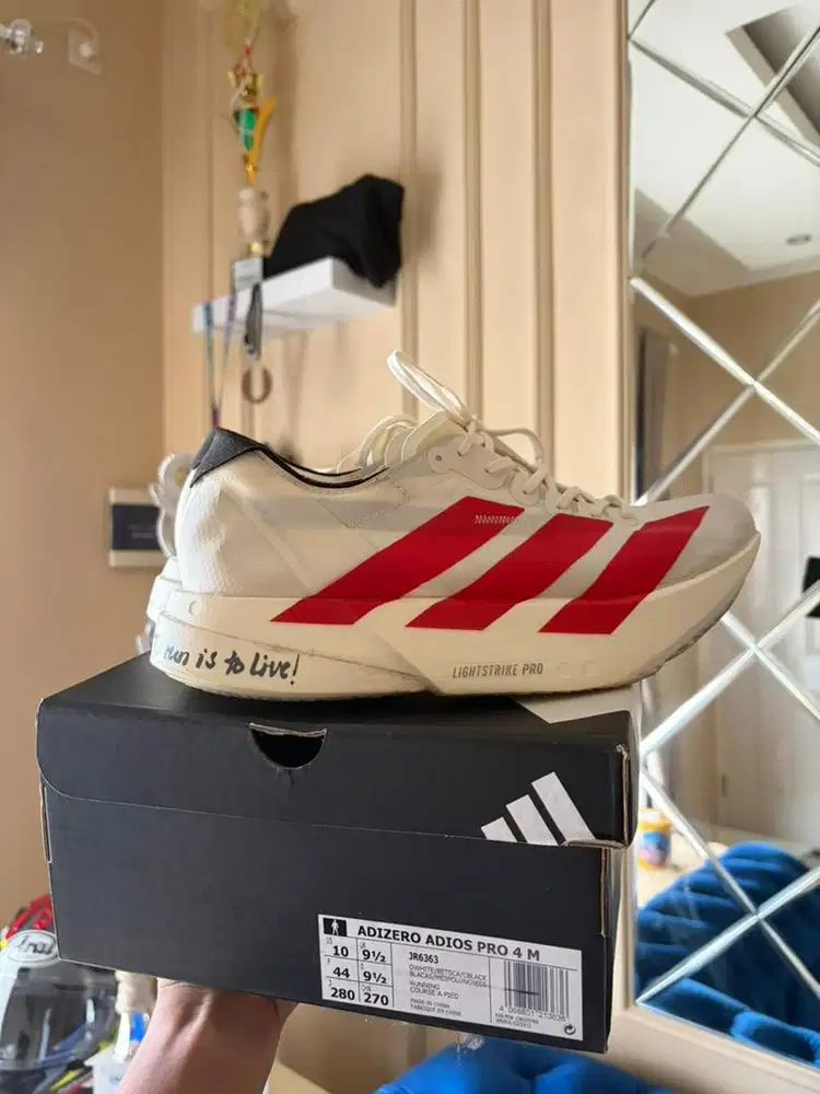 Sepatu Lari Adidas Adizero Adios Pro 4