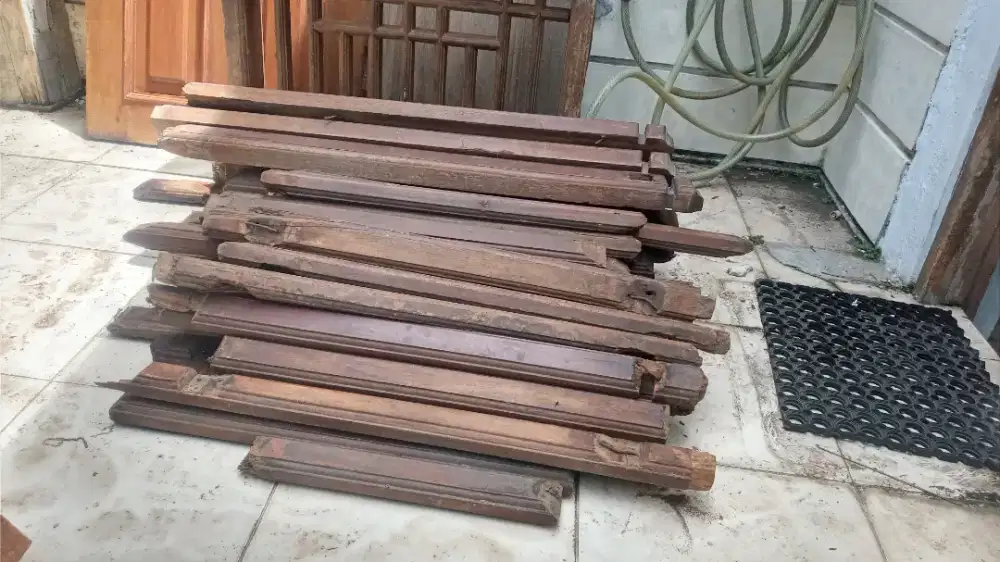 Kayu bekas railing borongan