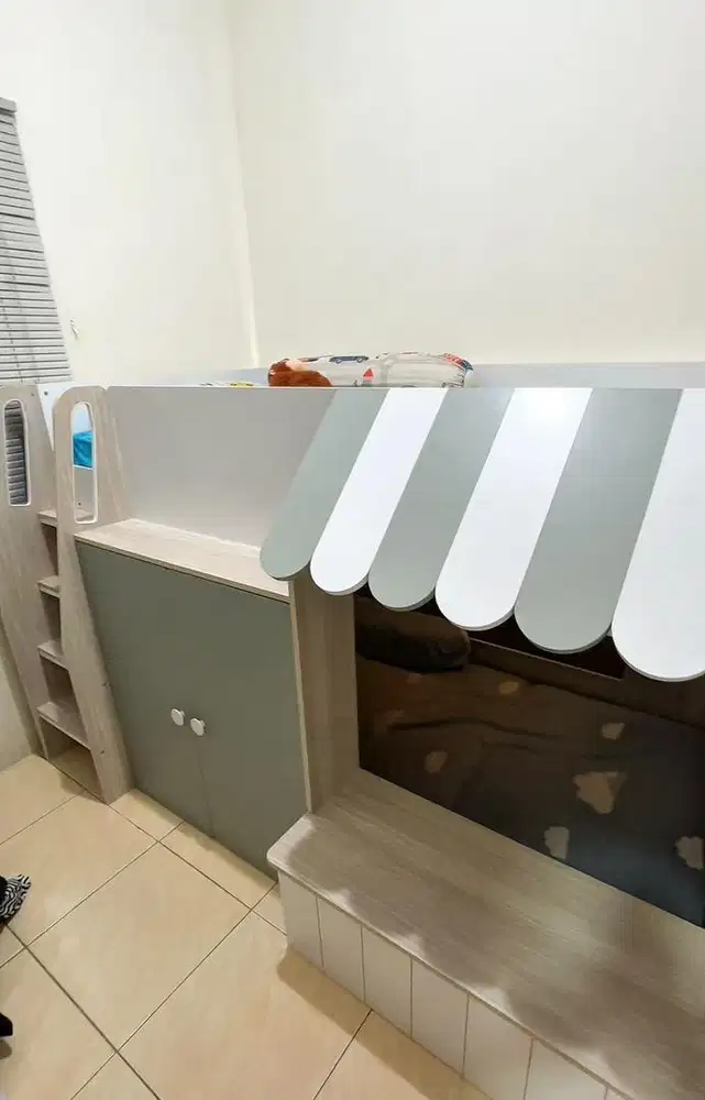 Tempat Tidur Anak Dua Tingkat Bisa Buat Main Toko-Tokoan