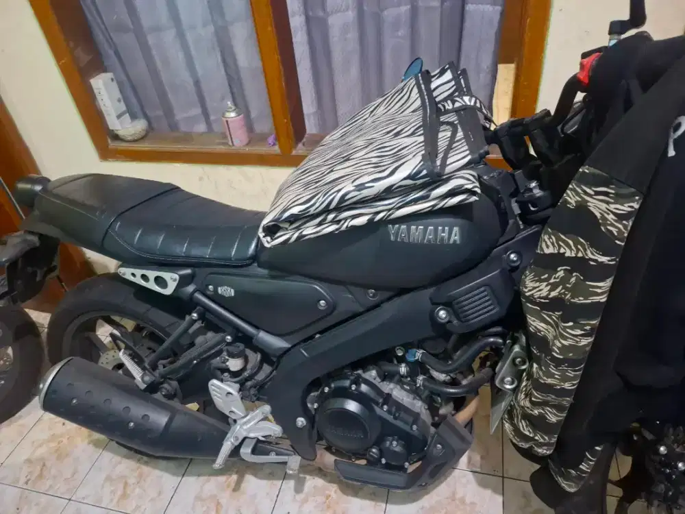 Yamaha xsr 155 hitam
