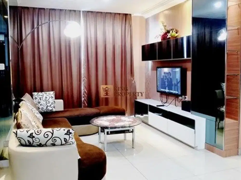 Akses Langsung ke Mall Central Park Sewa 2BR Furnished Bagus di Central Park Residence Fasilitas Kolam Renang, Gym, Jacuzzi Dekat Taman Anggrek & Tol
