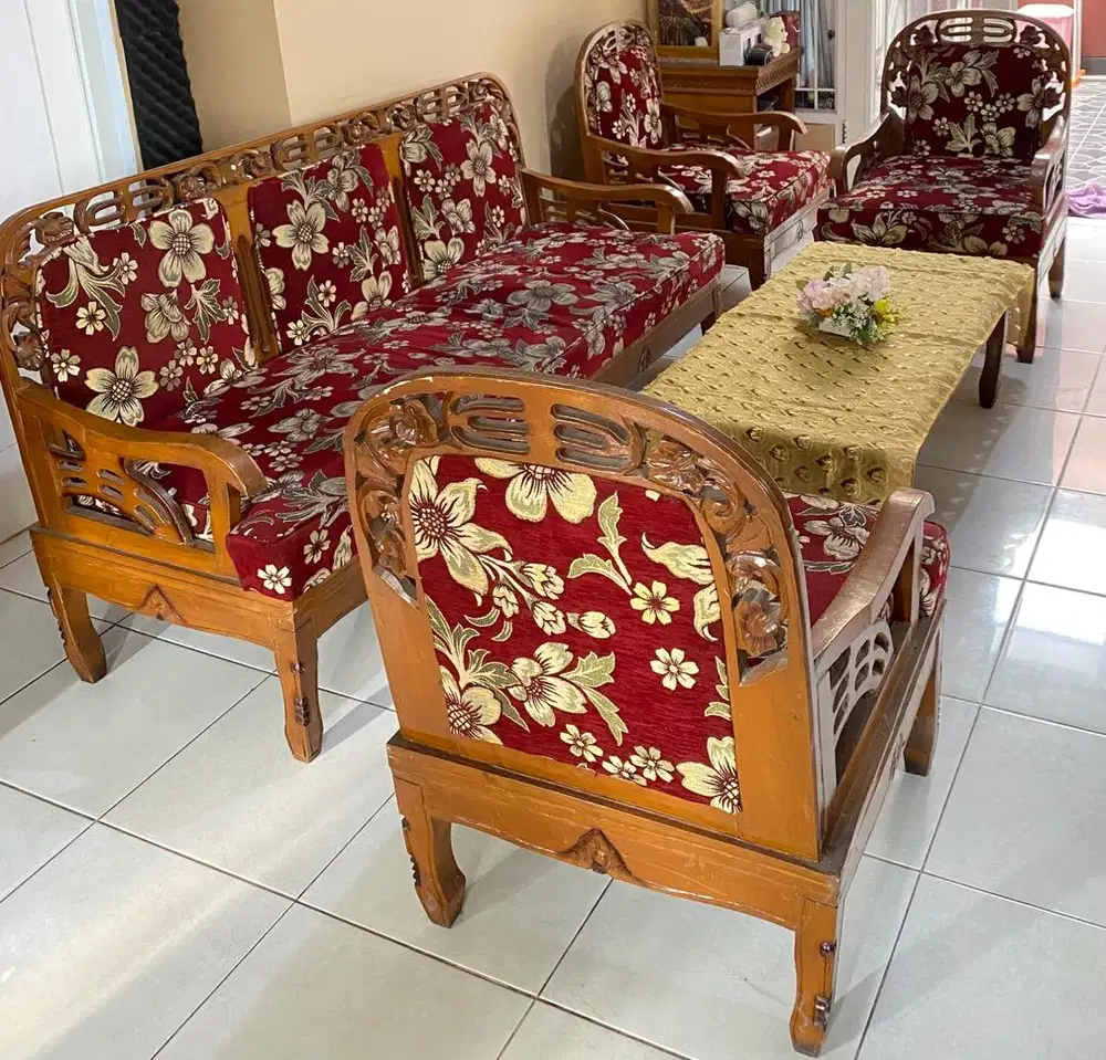 1 Set Kursi/ Sofa Ruang Tamu