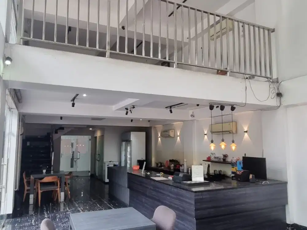 Gedung Hoek Luas 300m2 4LT Multifungsi Siap Pakai Strategis di Pluit Karang