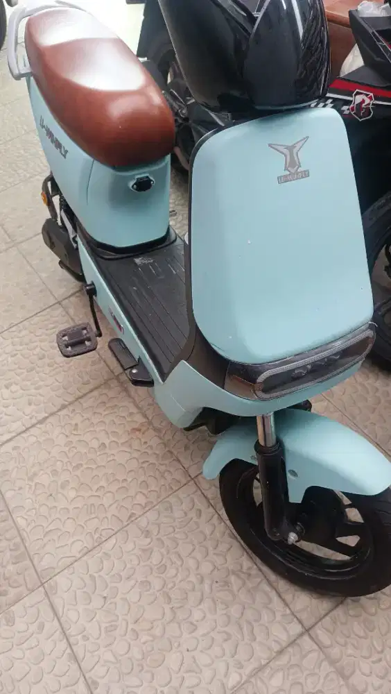 Sepeda listrik unwinfly kondisi 90persen