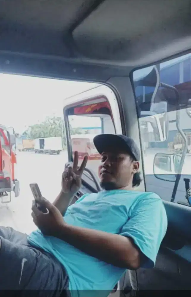 Mencari kerja supir truk dll