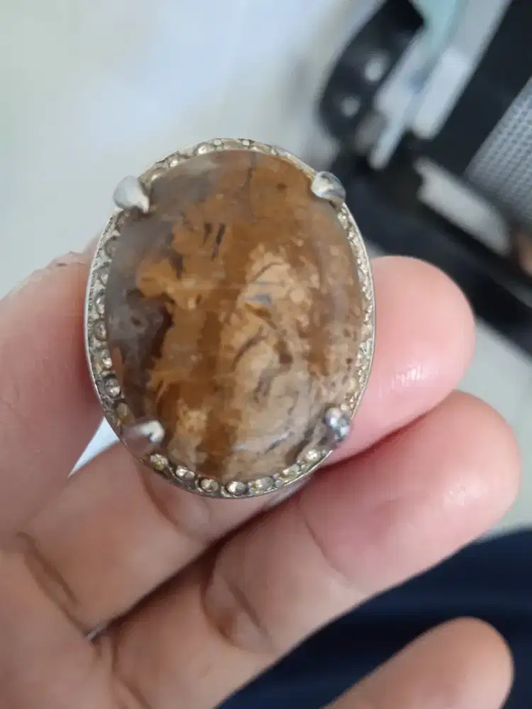 Cincin batu akik bergambar wajah orang.. Asli seni ciptaan Tuhan