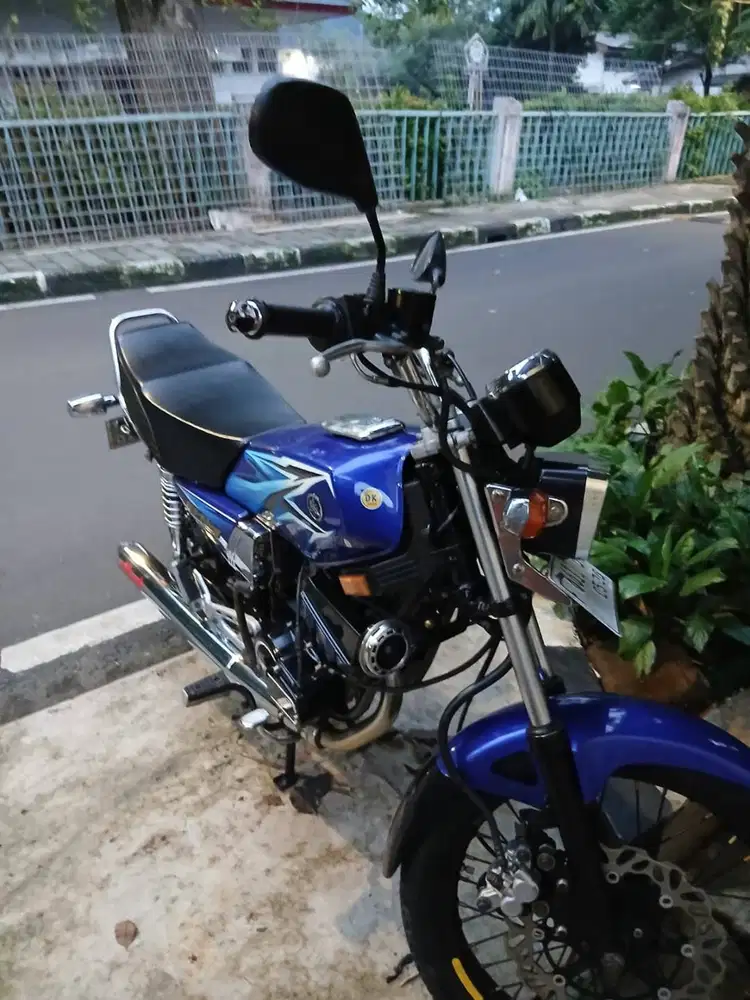 Di jual rx king warna biru 2003 pajak on plat panjang plat F motor oke