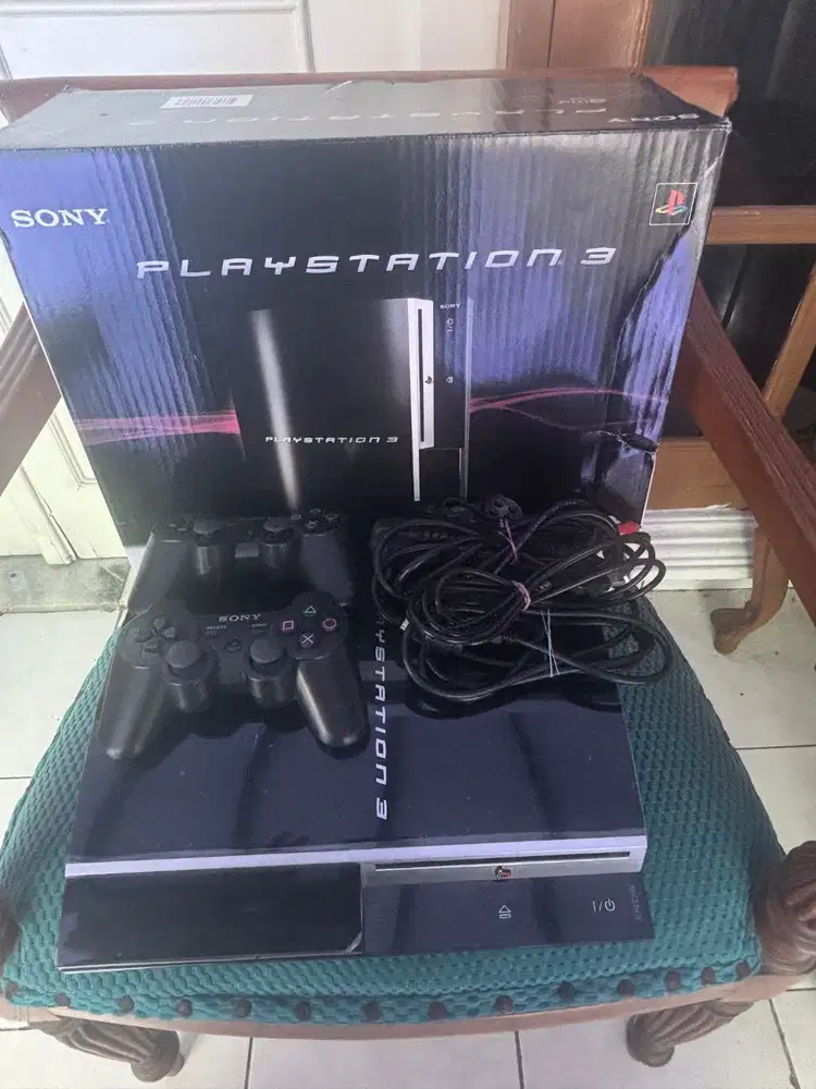 PS 3 Fat SONY 500GB. tinggal main. mulus. CITOS