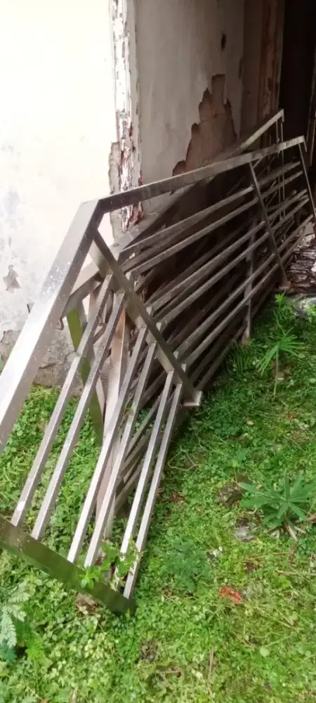 Bismillah jual railing stenleis tangga ex.bekas