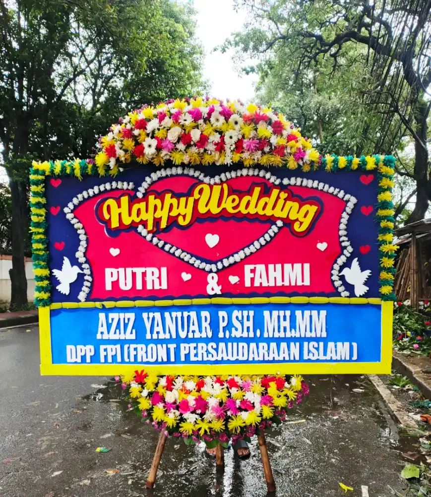 Karangan papan bunga Happy Wedding