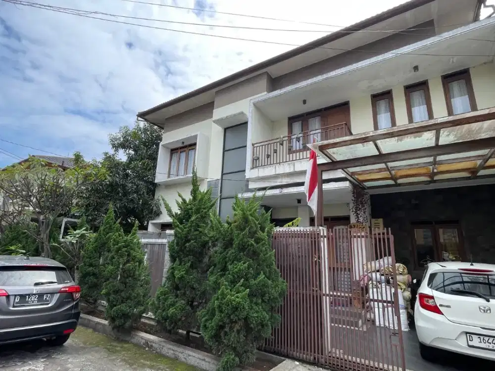 Di Jual Murah/ Bu Rumah Taman Kopo Indah 3 Blok B Hook, Dekat dengan Akses Tol, Sekolah Talenta, Rs Ukm