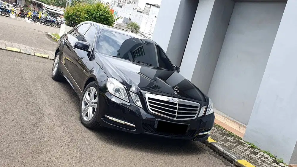 [ ANTIK ] Mercedes Benz Mercy E300 E 300 Avantgarde Line 2011/2012